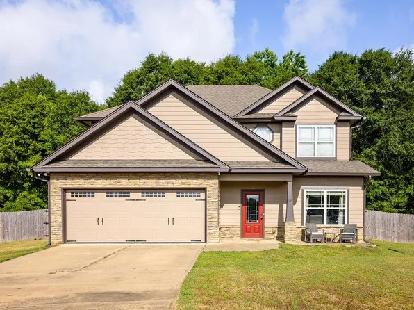 16 Golden Eagle Ct, Fort Mitchell, AL 36856