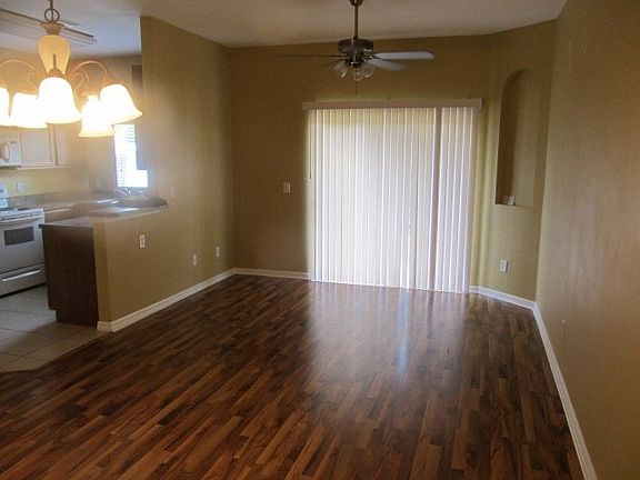 2nd image of 1430 Retreat View Cir