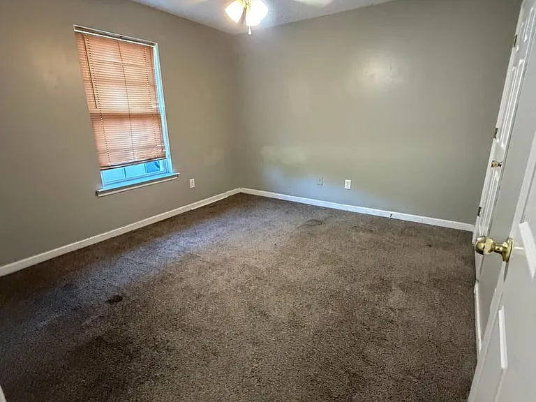 10-12 Jessie Head Dr NW — Photo 16
