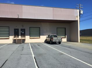 2950 Old Tree Dr, Lancaster, PA 17603