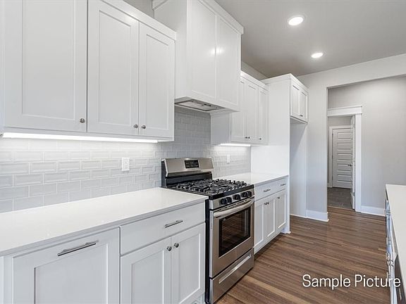 2nd image of 13 Ventnor Cir