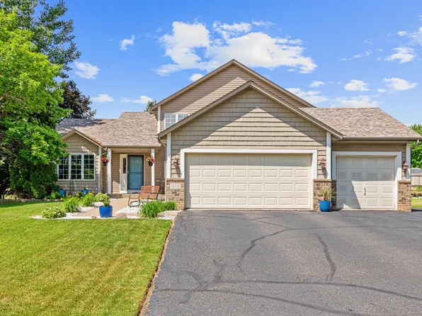 213 3rd St NW, Saint Michael, MN 55376