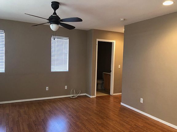 4th image of 6033 Ambleshire Ave