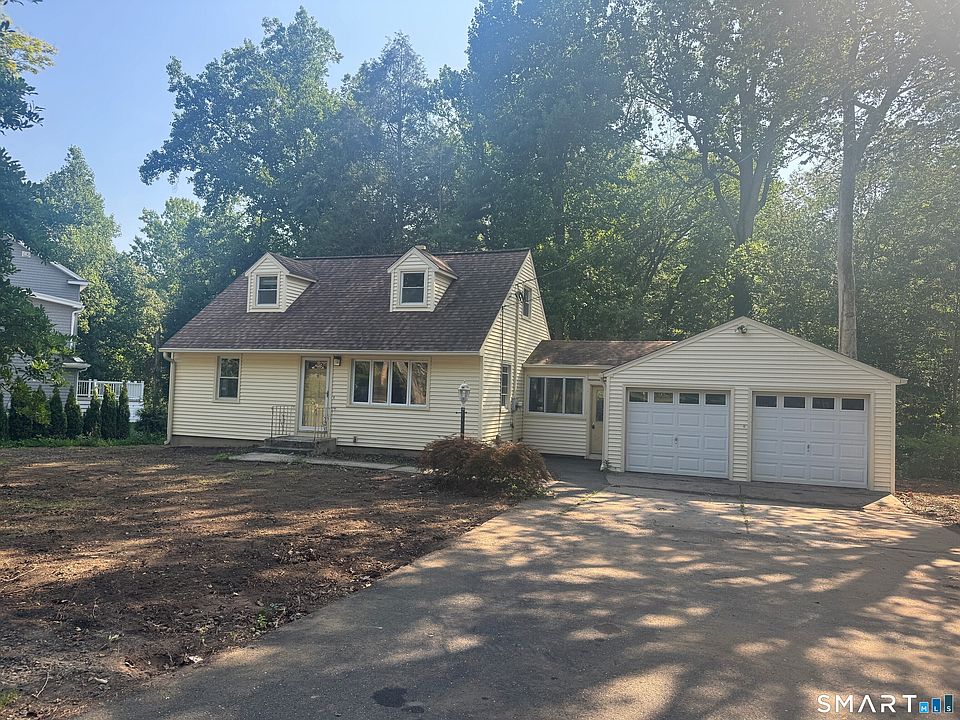 1st image of 225 Winnepoge Drive