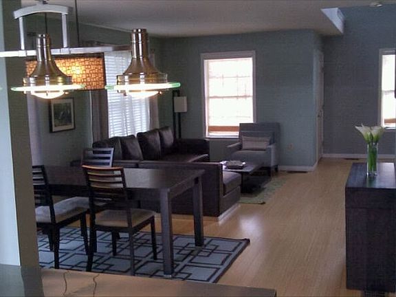 5th image of 145 Crown Dr