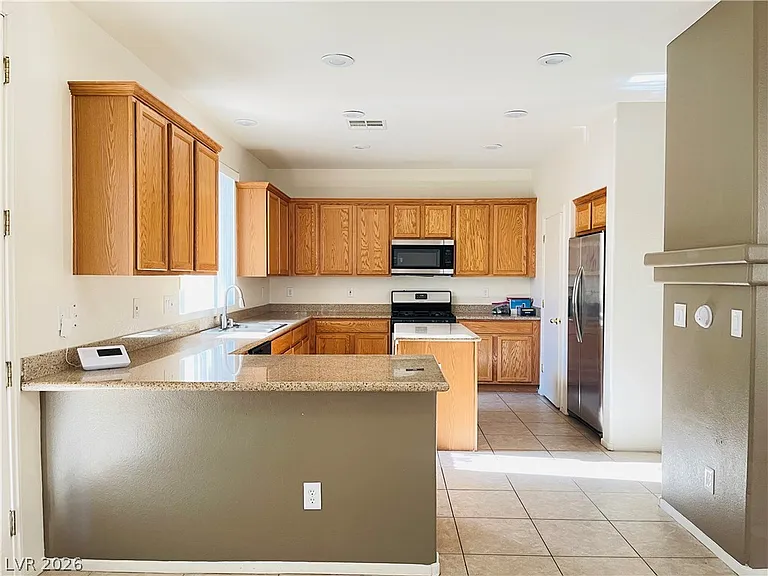 6055 Mild Wind St — Photo 8