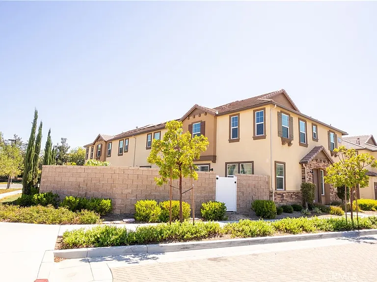 28228 Heirloom Dr — Photo 3