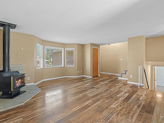 4th image of 1826 Powers Ave