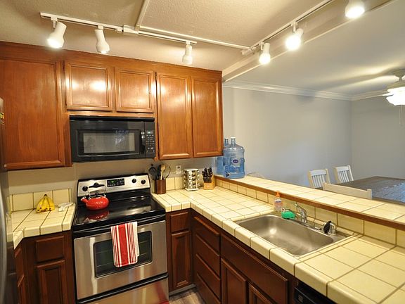 5th image of 2904 La Terrace Cir
