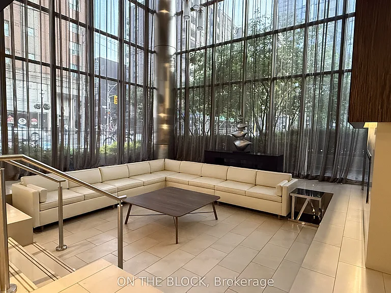 320 Richmond St E #313 — Photo 36