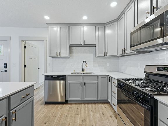 5th image of 3704 Grayston Ave