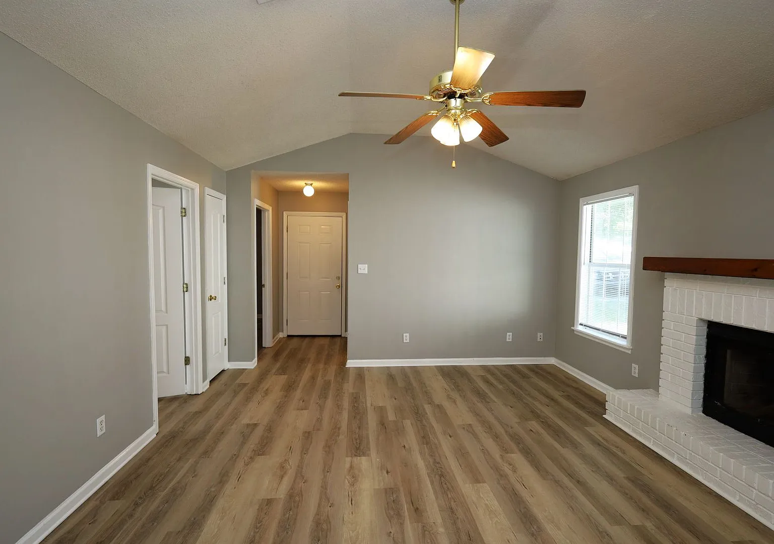 1332 Edgewood Drive — Photo 2