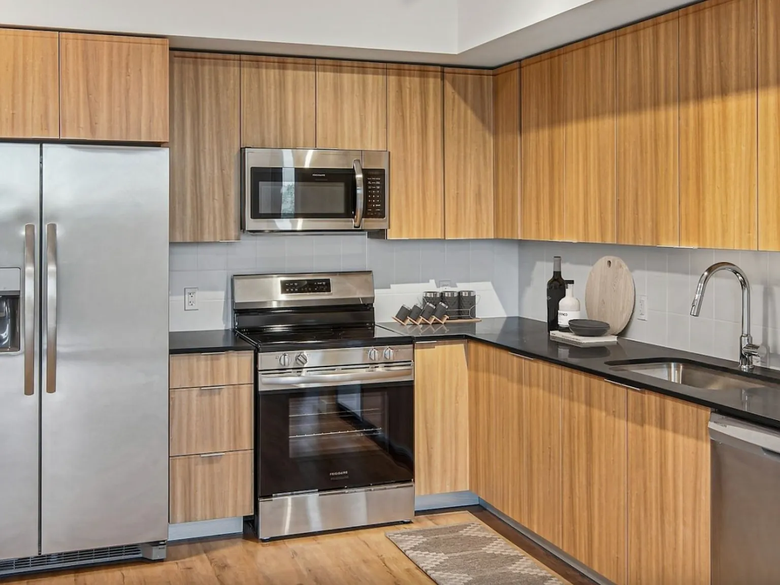 1 bed, 700 sqft, $1,936 — Photo 4