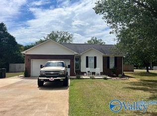 460 Loveless Rd, Hazel Green, AL 35750
