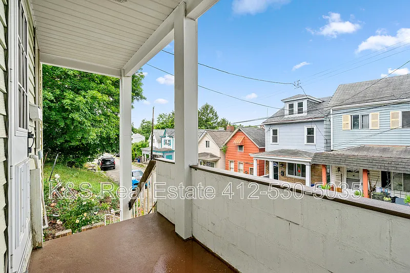 3 bed, 1.0 bath, 1382 sqft, $1,250 — Photo 4