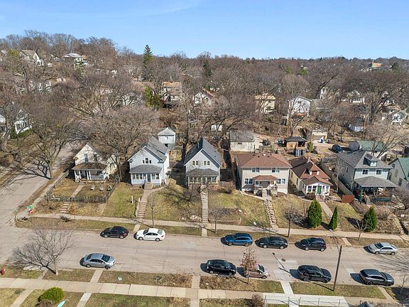2nd image of 2951 Taylor St NE