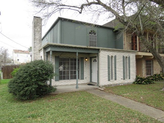 1st image of 207 Westwood St