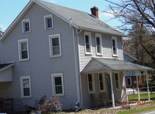 6110 Weaversville Rd, Bethlehem, PA 18017