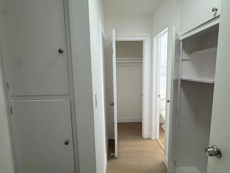11816 Chandler Blvd #11 — Photo 10