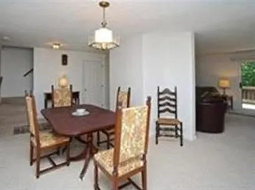 20 Fairway Cir — Photo 4