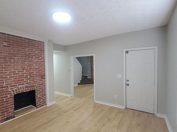 2nd image of 33 S Cypress Ave