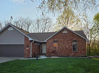 2733 Fieldstone Dr, Maryville, IL