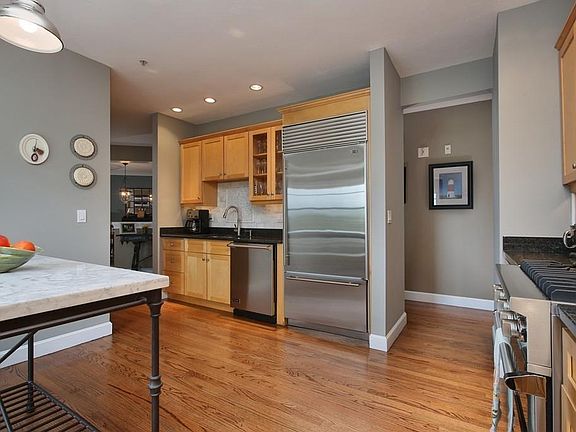 3rd image of 50 Tilden Cir