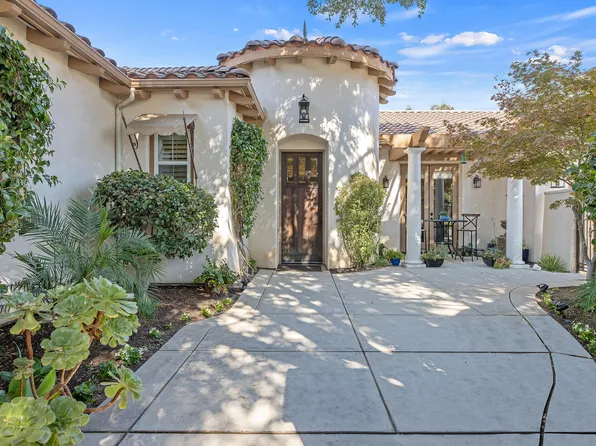5400 W Oakridge Avenue, Visalia, CA 93291