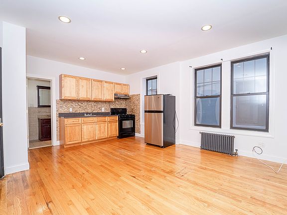 4th image of 32-59 33rd St #1B