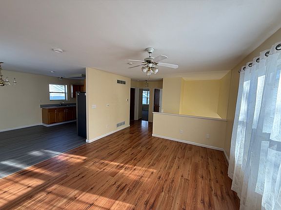2nd image of 319 Meadowlark Dr