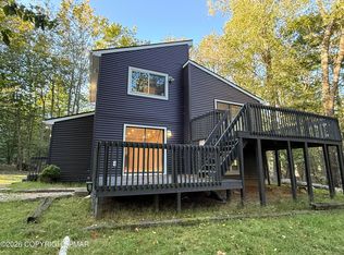 2914 Fairhaven Dr, Tobyhanna, PA 18466