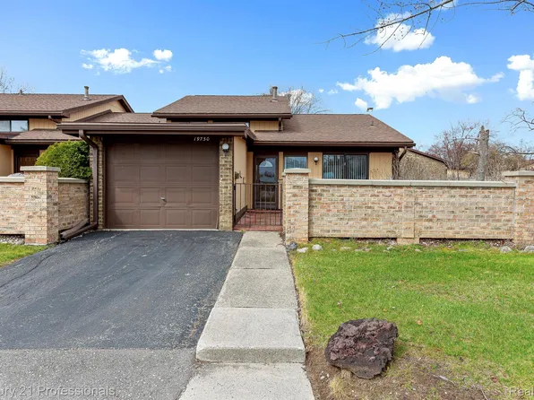 19730 Villa Dr S, Southfield, MI 48076