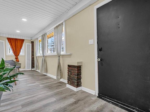 3rd image of 10320 Crocuslawn St