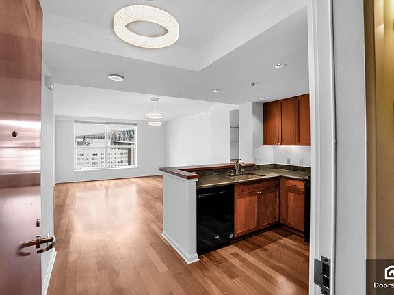 3rd image of 400 Beale St APT 1309