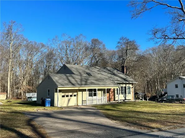 28 Washington Drive, Ledyard, CT 06335