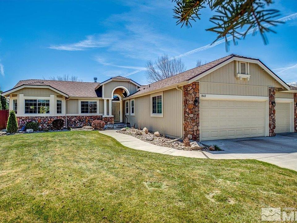 1st image of 1842 Bougainvillea Dr