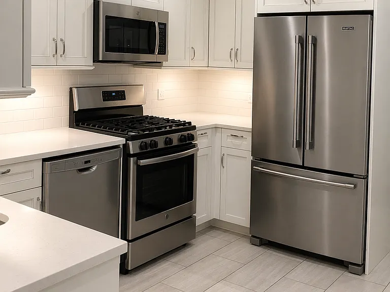 1085 Park Ave #8A — Photo 4