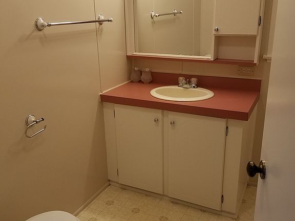 5th image of 76 Summer St Lot 89