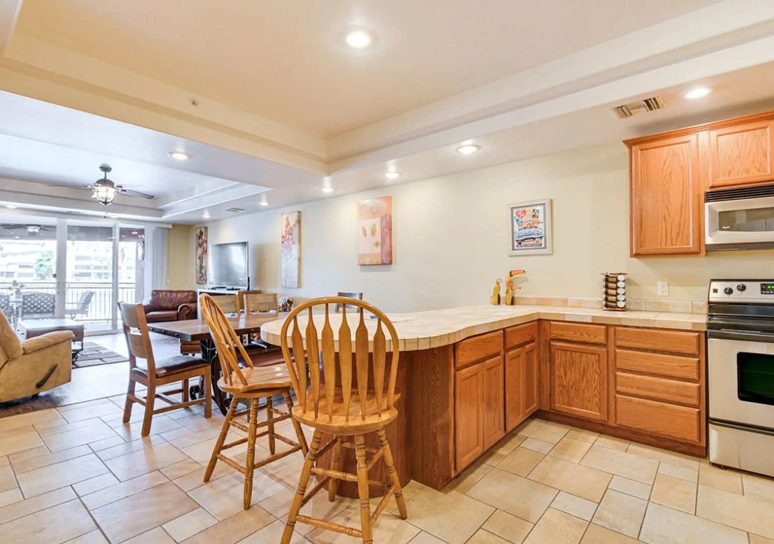 Luxe 3 Bdrm Winter Rental-Colorado Riverfront Condominiums — Photo 3