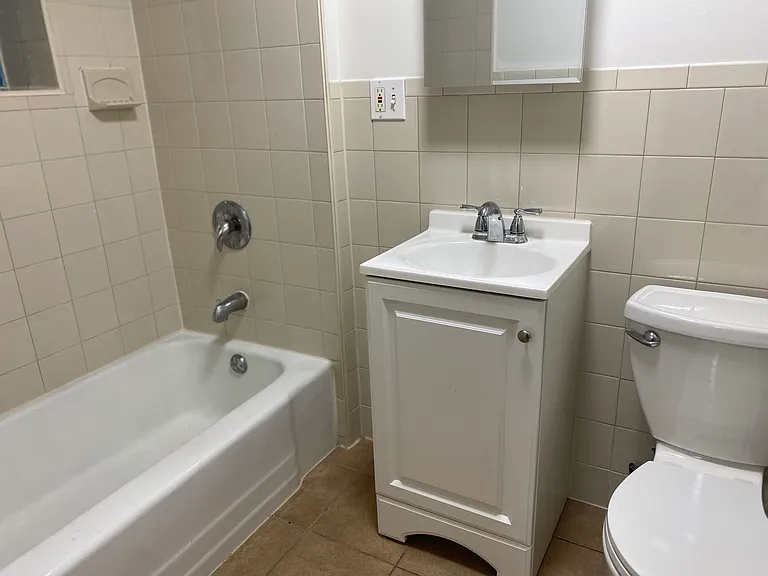 3145 S May St #1F — Photo 14