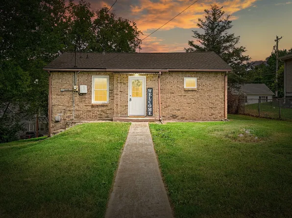 1216 Vine St, Clarksville, TN 37040