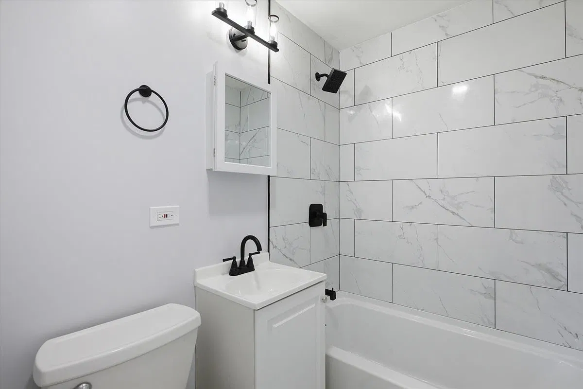3 bed, 864 sqft, $2,250 — Photo 4