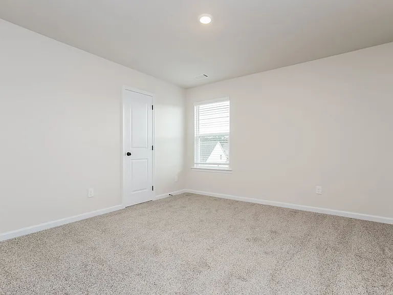 711 Berkeley Dr — Photo 15
