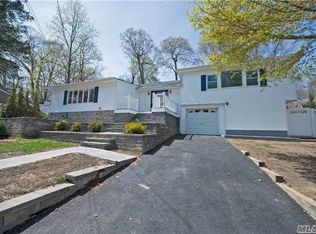68 Hawthorne Rd, Kings Park, NY 11754