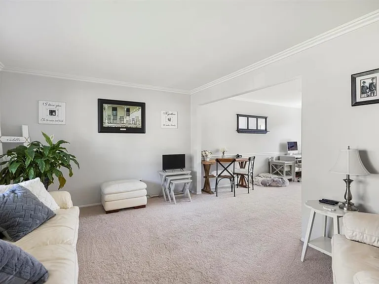 14360 Kerner Dr — Photo 2