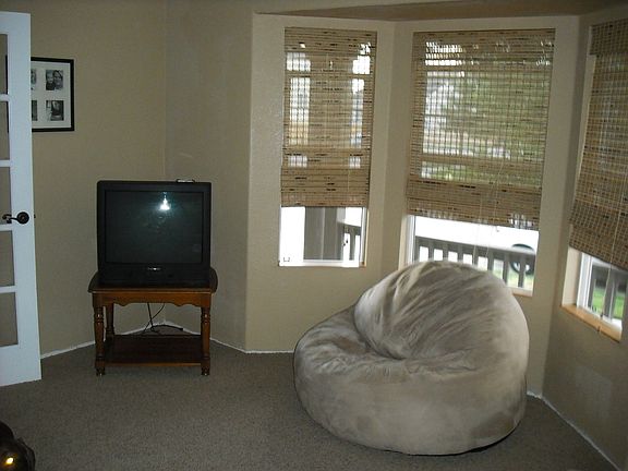 Nice large front office space with new paint & carpet