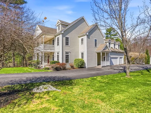 8 Leah Ln, Milford, MA 01757