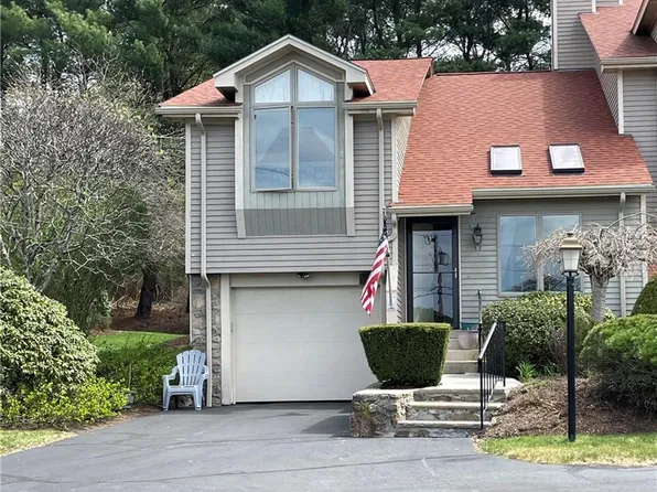 1 Shadowbrook Ln APT F, Smithfield, RI 02917