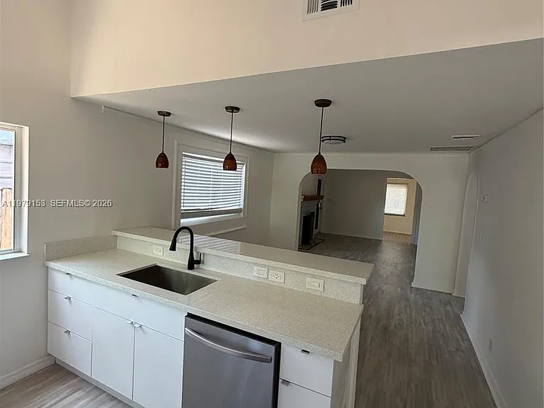 1640 Funston St — Photo 5