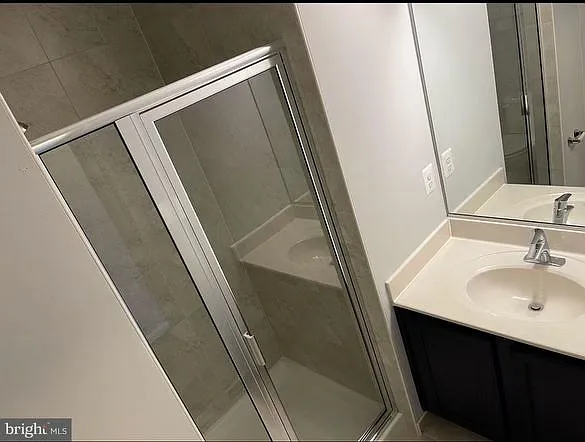 1 bed, 2100 sqft, $1,200 — Photo 4